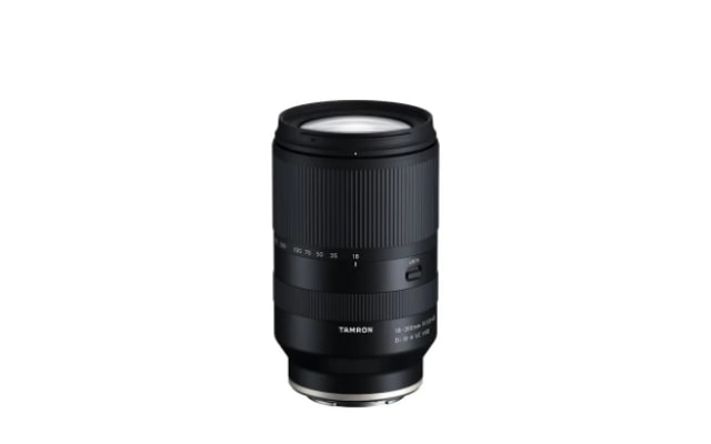 18-300mm f/3.5-6.3 Di III-A VC VXD